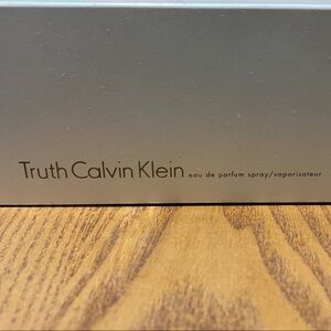 Calvin Klein Truth Eau de Parfum in Gray